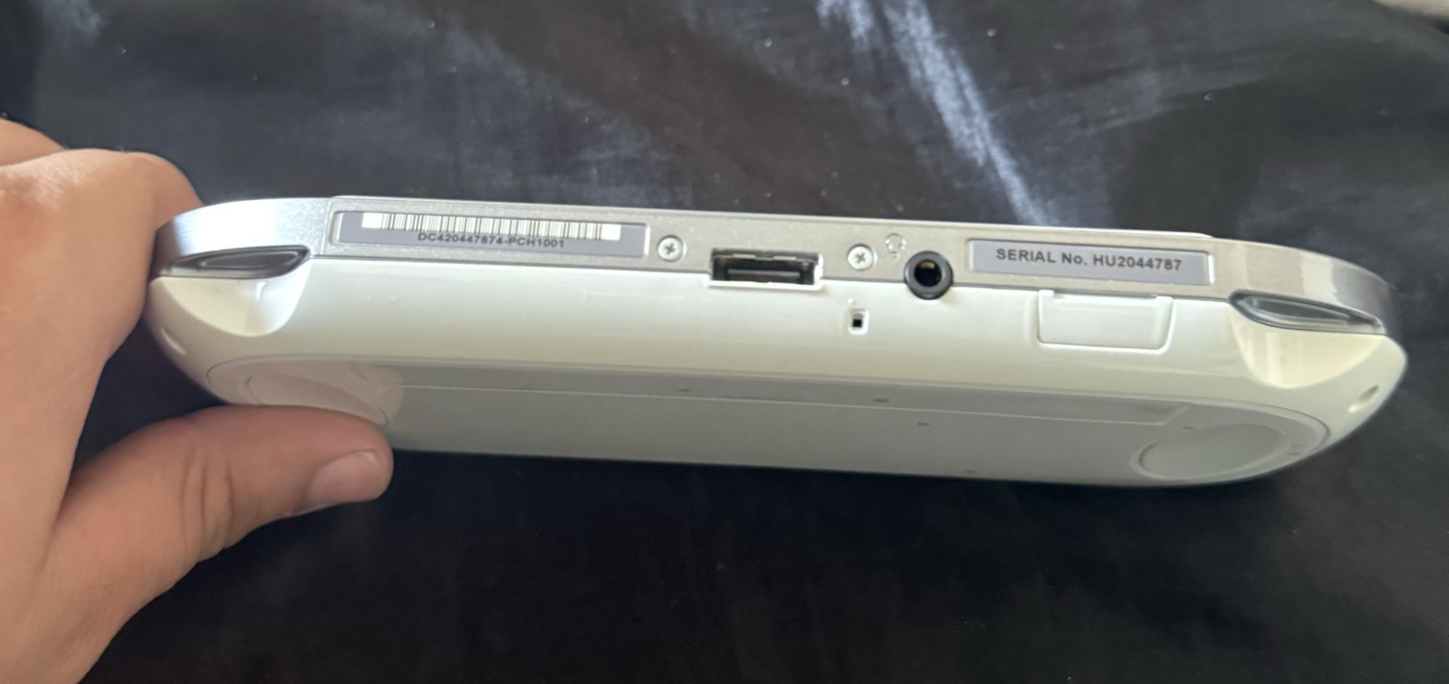 White Sony PlayStation Vita 1000 (Mint Condition)