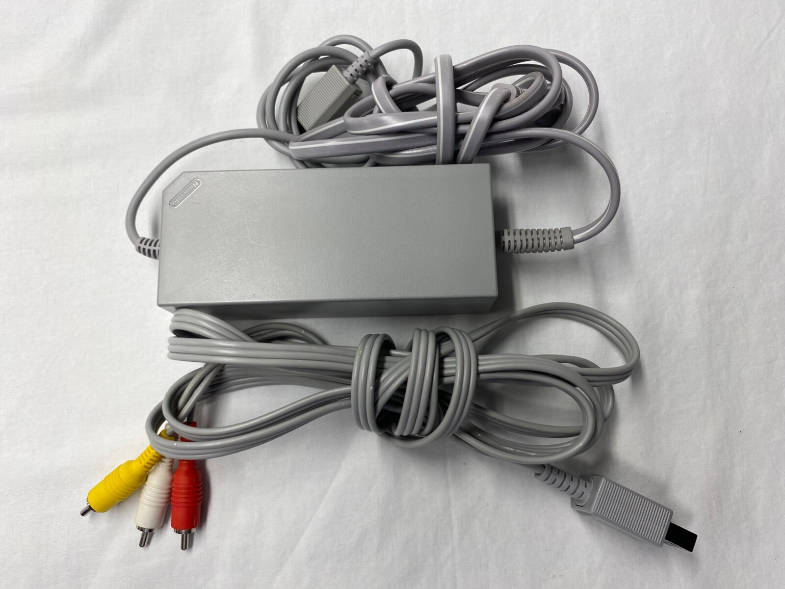Nintendo Wii Console Bundle With Wii Sports In Box RVL-001-Restored Tested Clean
