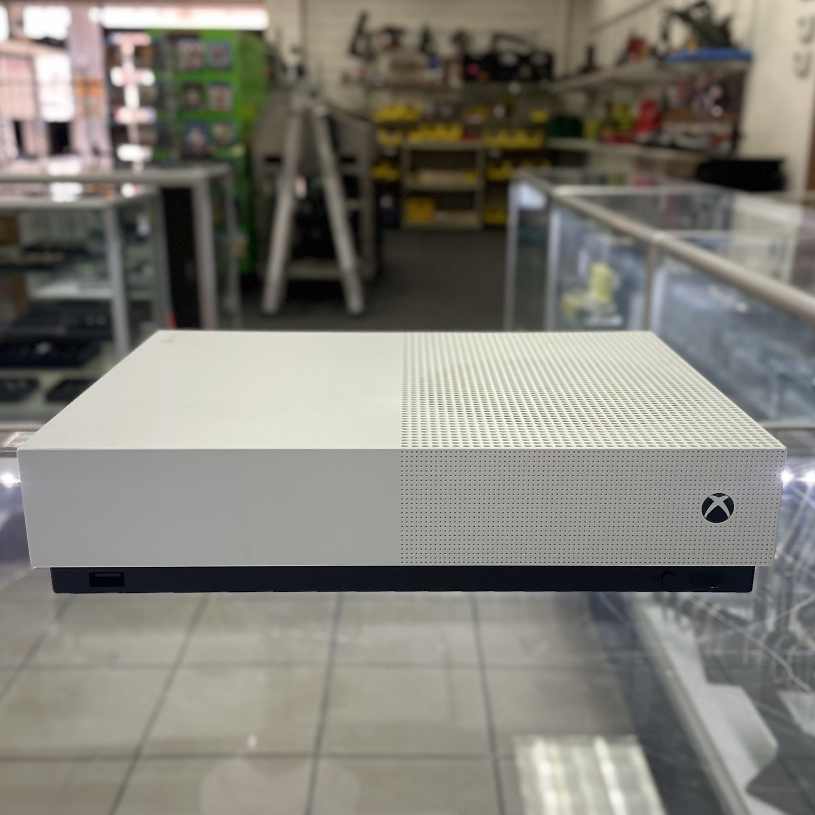 Microsoft Xbox One S All Digital Edition 1TB – White – Console Only Faulty HDMI