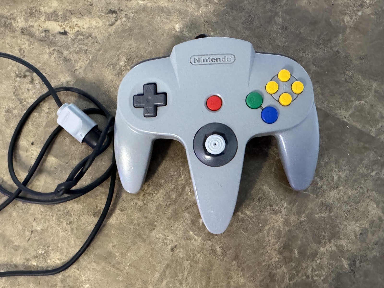 Nintendo 64 Console NUS-001(USA) + Controller + NFL Blitz + Bass Hunter 64 + WCW