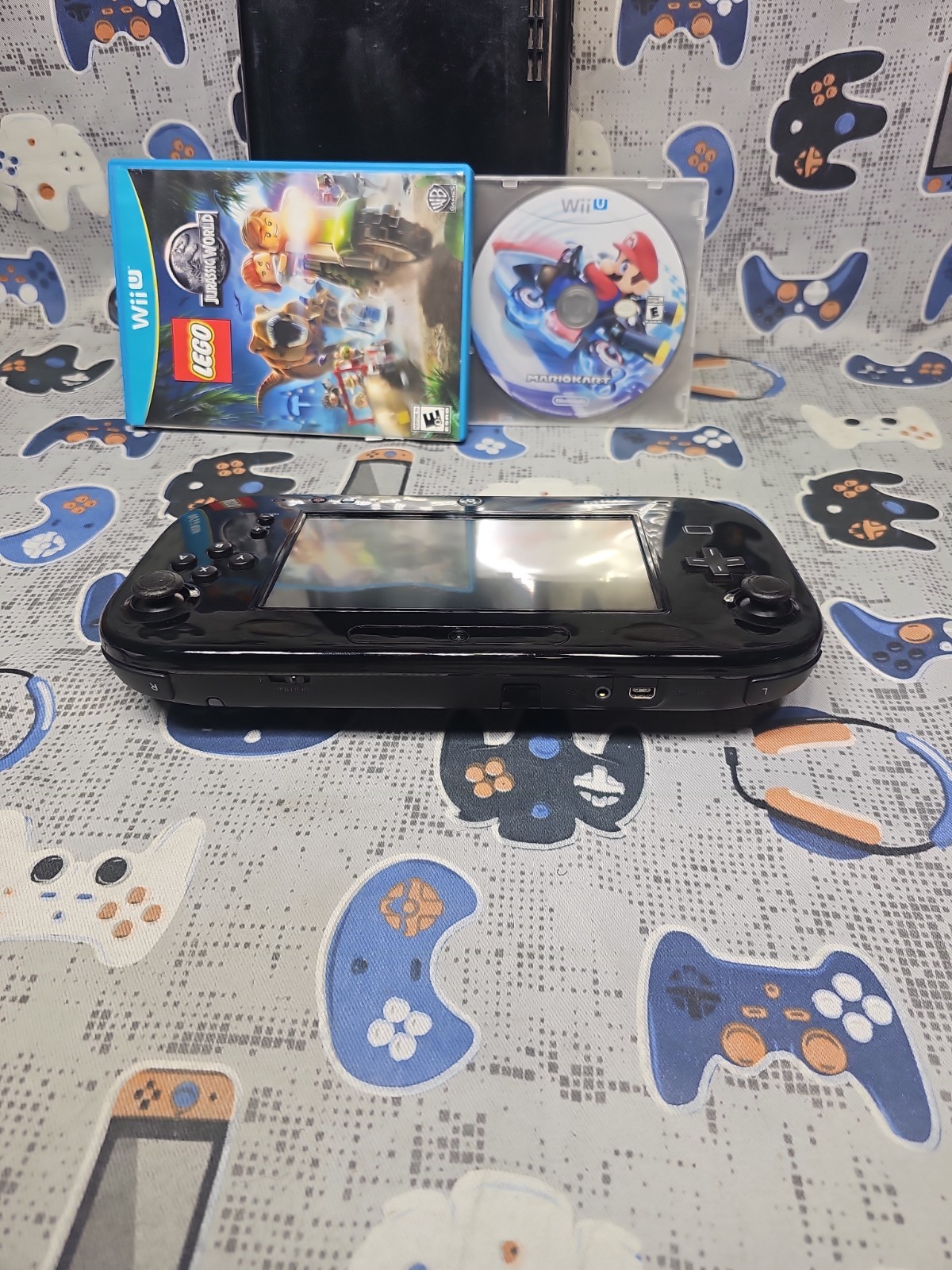 Nintendo Wii U 32GB Deluxe Black WUP-101(02) W/2 Games CLEANED & TESTED