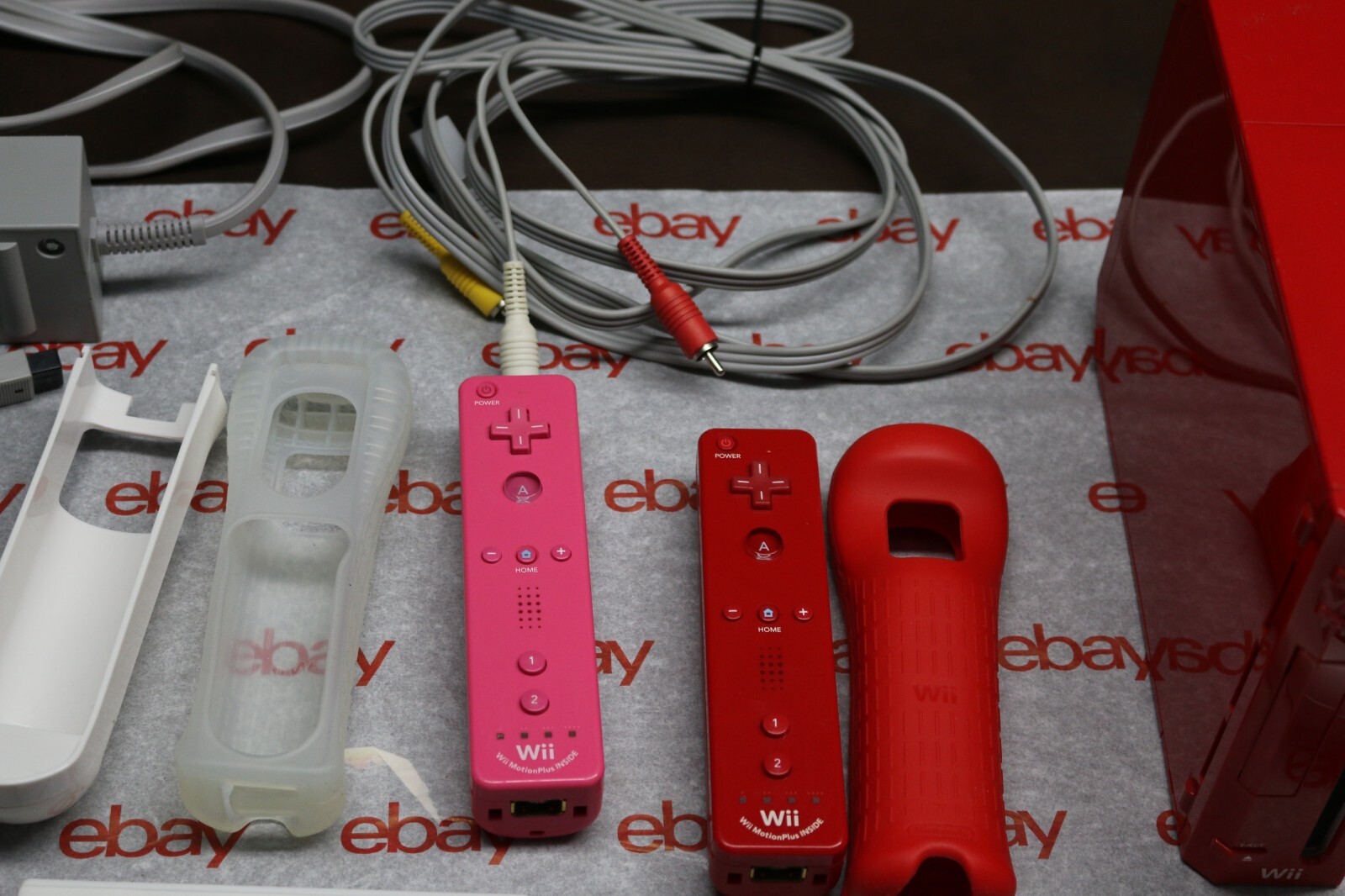 Limited edition NINTENDO WII red color w/ a lot of accessories and game NICE