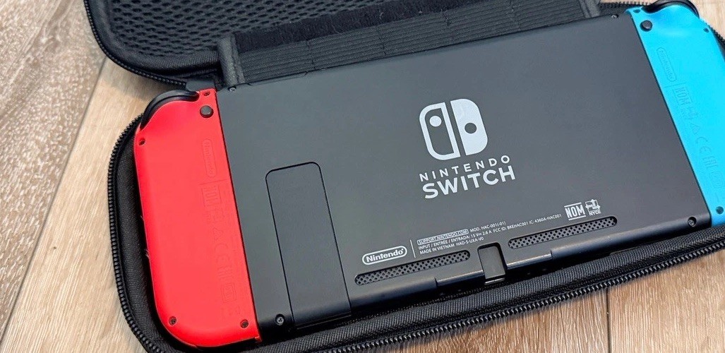 Nintendo Switch HAC-001(-01) v2 Console w/ 3 games & 64gb Zelda microSd