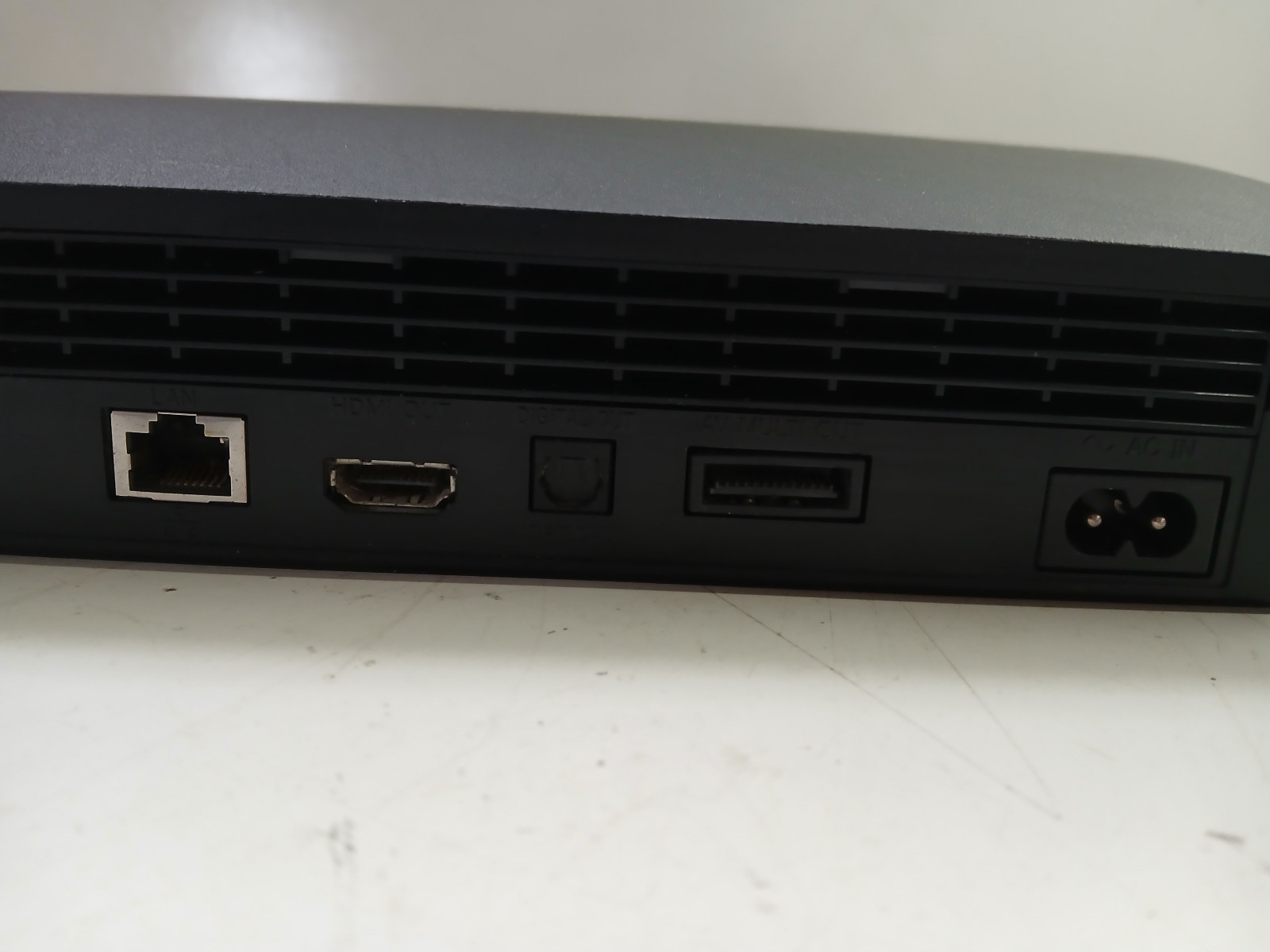 Sony PlayStation 3 PS3 Slim 160GB Console CECH-3001A Tested Working