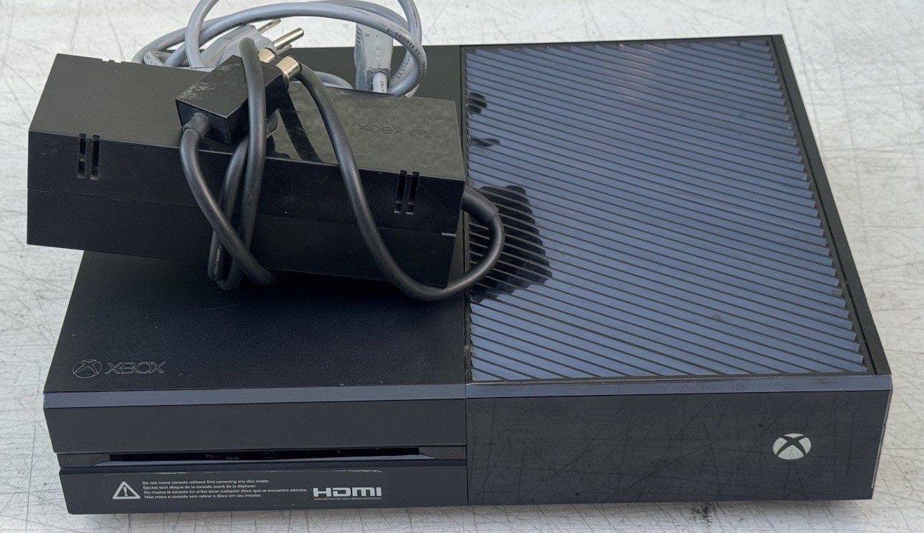 Microsoft Xbox One Gaming Console Black Model 1540 With Power Supply USED