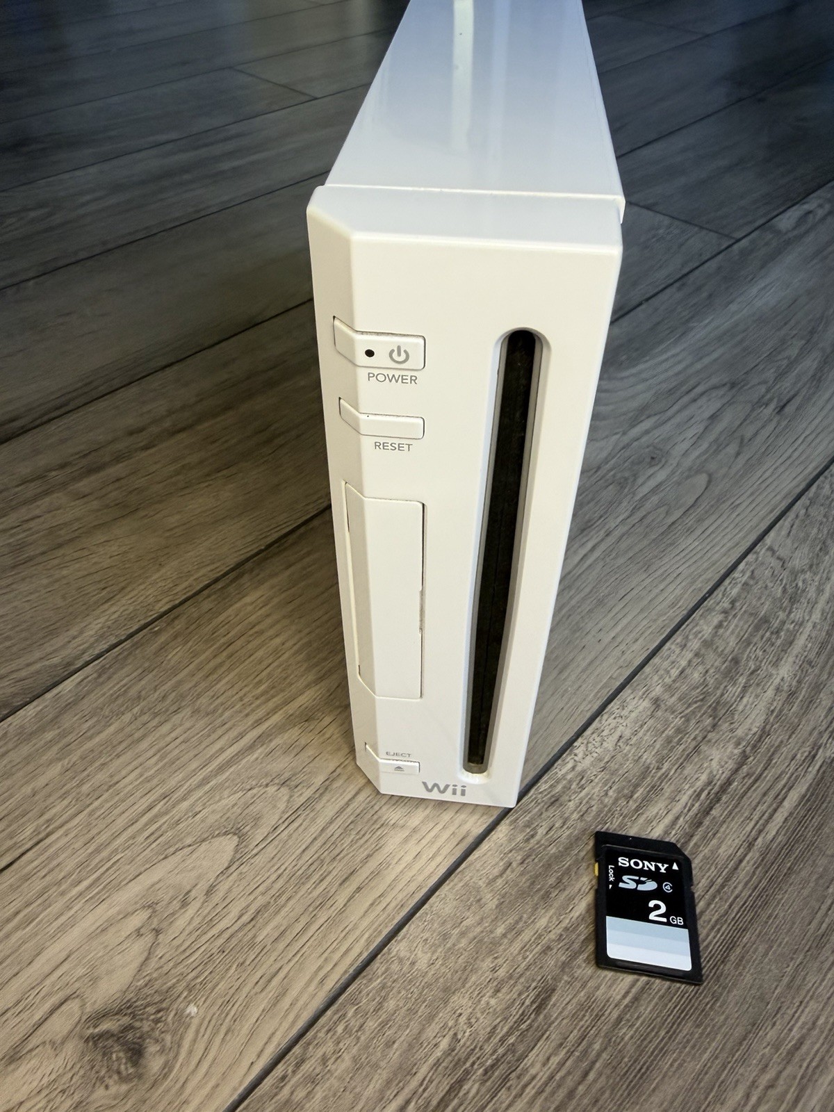 Nintendo Wii RVL-001 White Console Only GameCube Compatible + 2GB SD Card