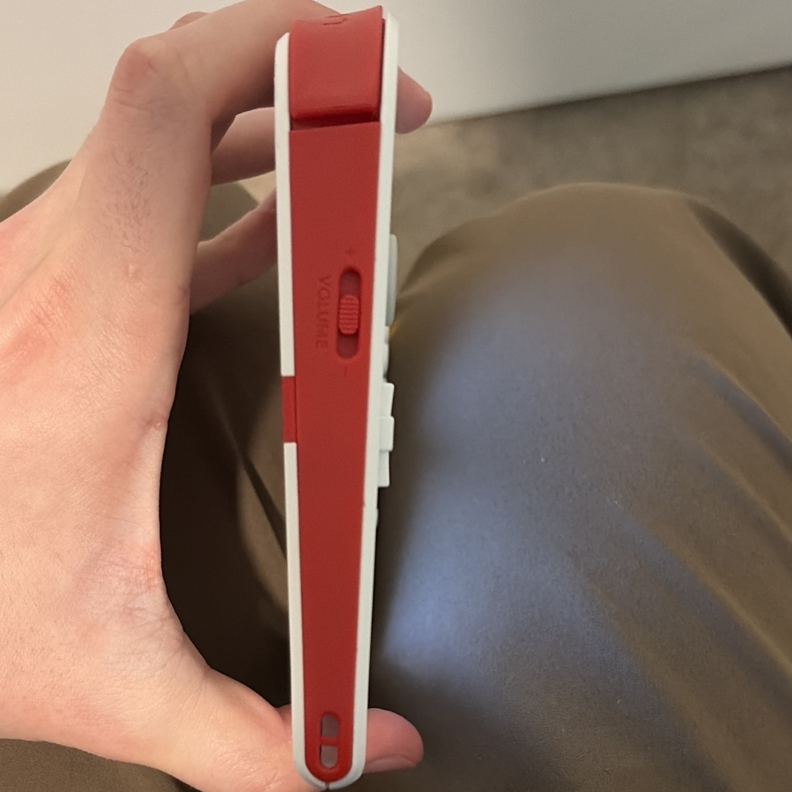 Nintendo 2DS FTR-001 Handheld System Red/White Region Free 2013