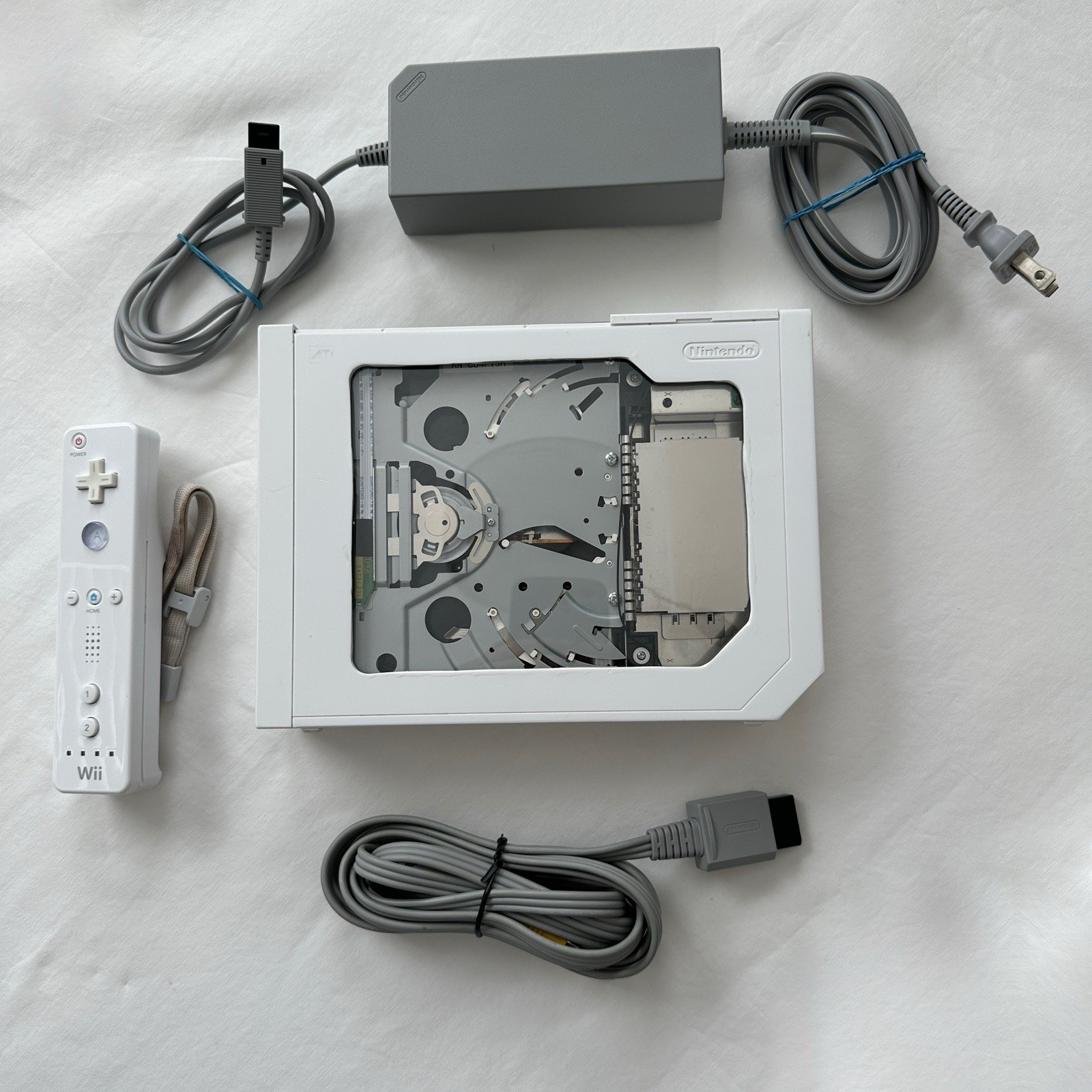 Nintendo Wii Clear Window With Accessories