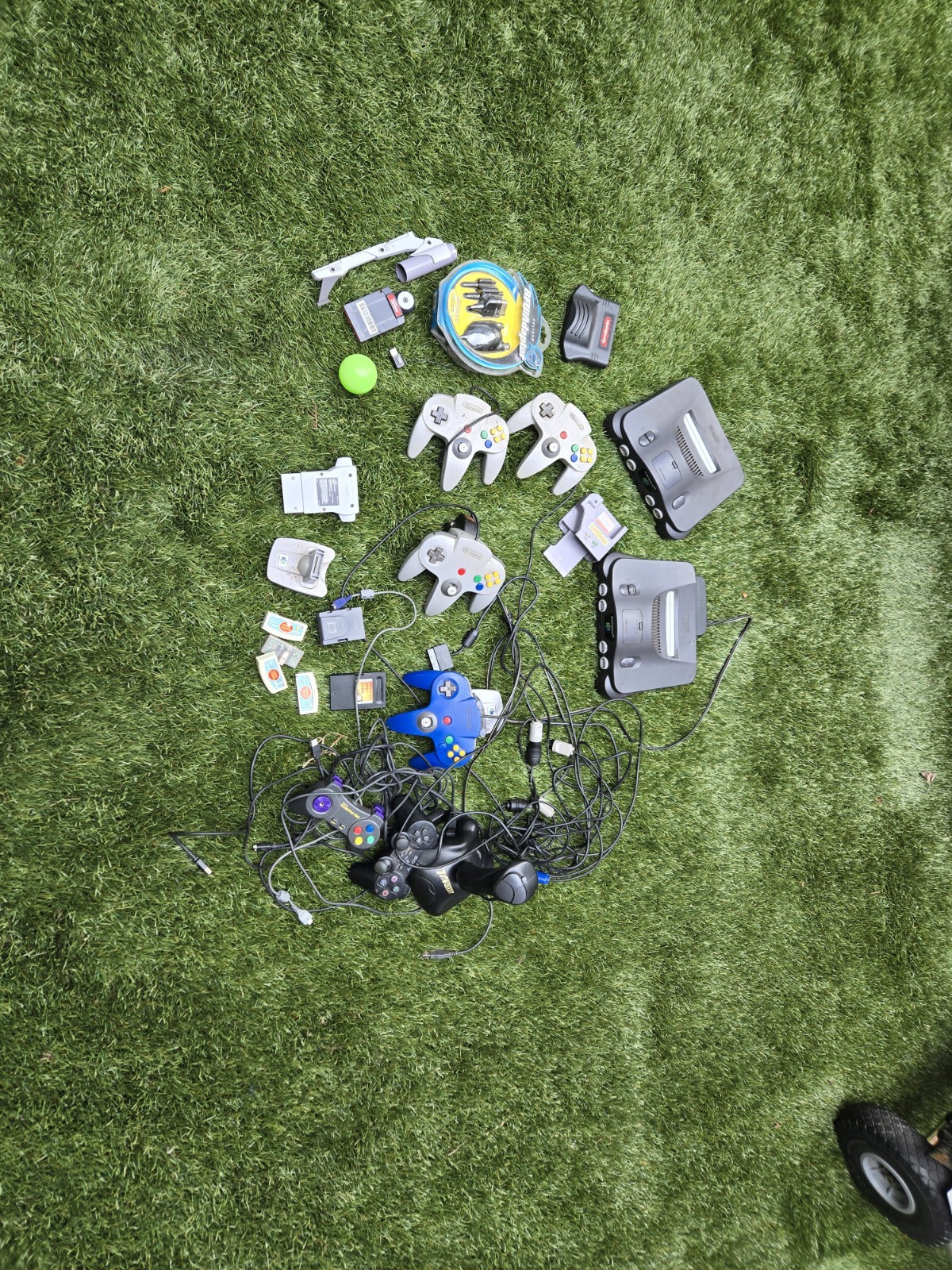 Vintage Nintendo 64 N64 Console X 2 OEM Bundle,4 Controllers Other Accessories