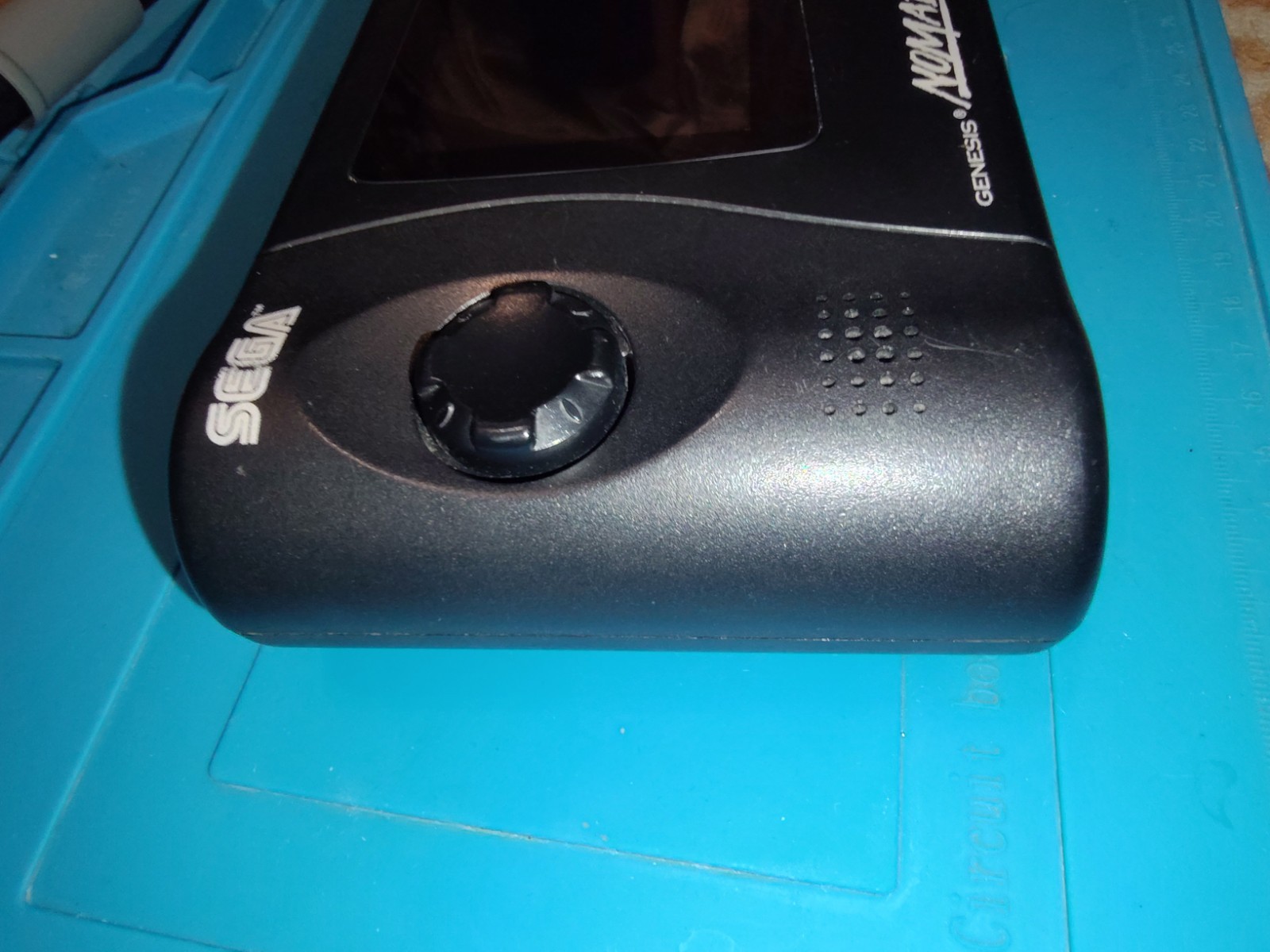 Sega Nomad 5V LCD mod, new glass lens, new DC in power jack (not Recapped)