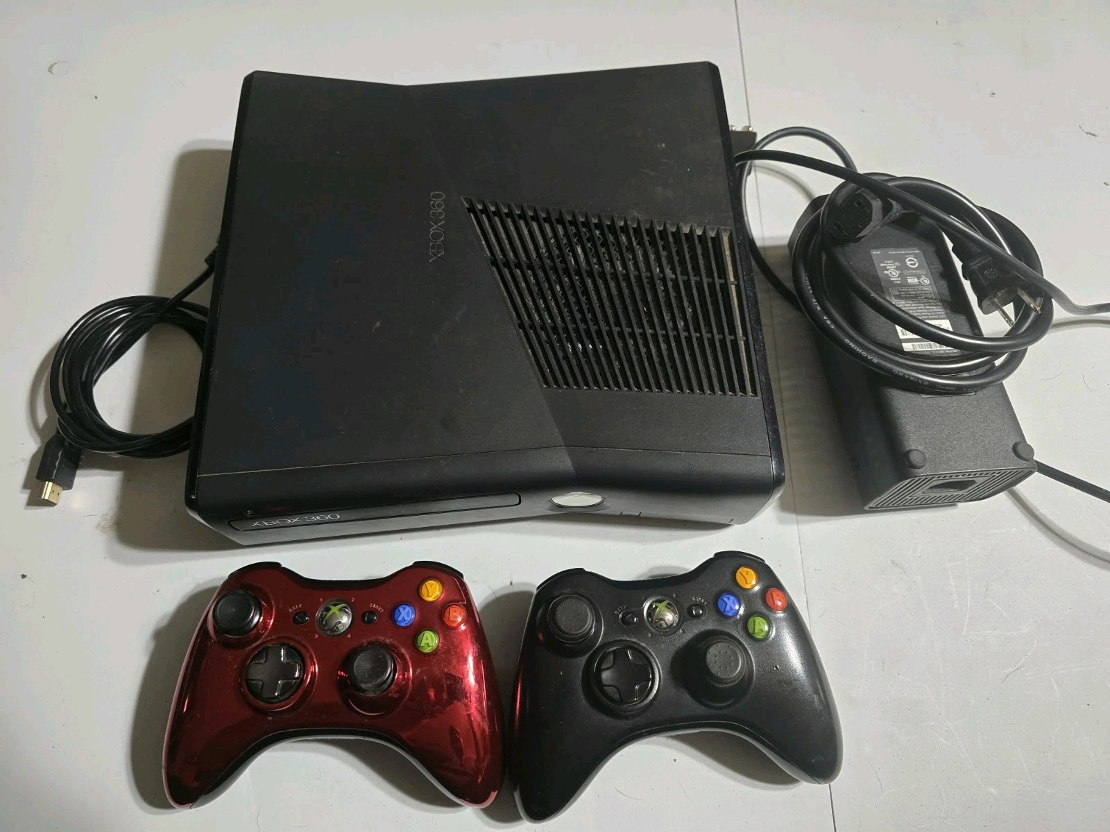 MICROSOFT XBOX 360 SLIM – CONSOLE W Cables/ 2 Contr. 320GB HDD TESTED WORKING