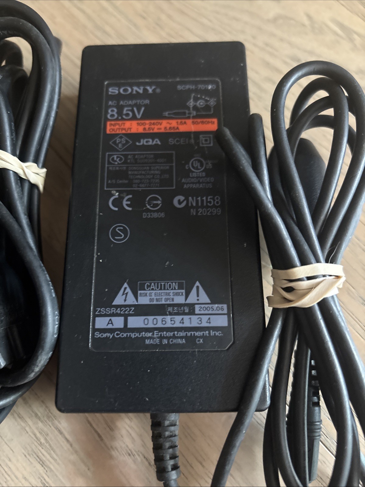 Sony Playstation 2 PS2 SCPH-77001 Slim for REPAIR/RESTORE- Powers On Reads Discs