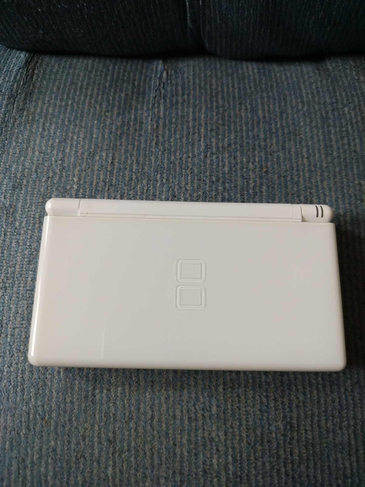 Nintendo DS Lite Handheld Console- Polar White