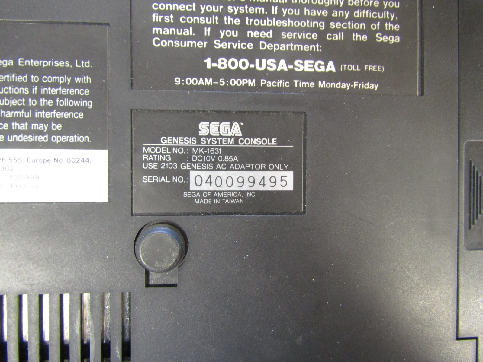 Sega Genesis II MK-1631 System w/original controller & Hook-up cables – Tested