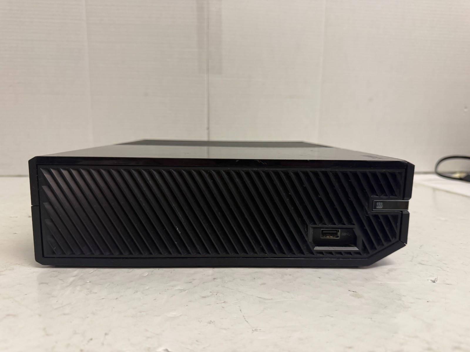 Microsoft Xbox One 500GB Console + Controller Only – Sync Button Broken – #XB3