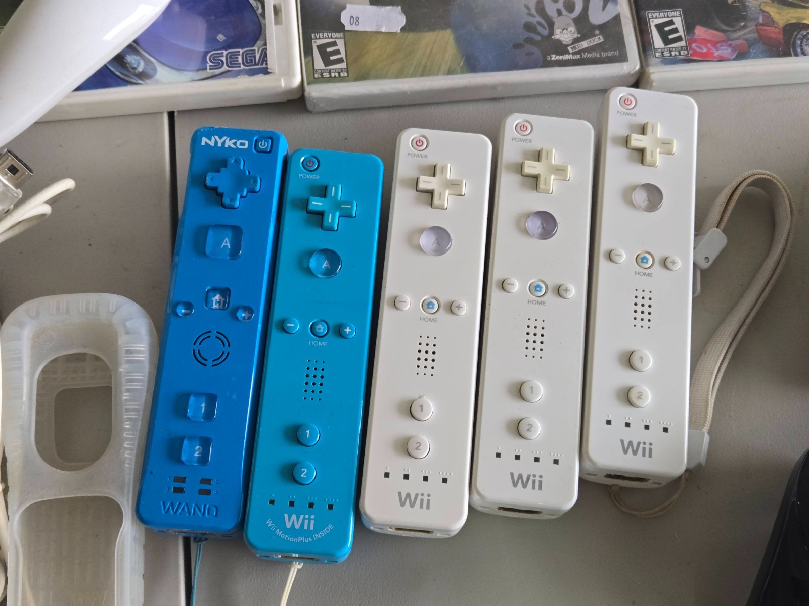 Nintendo Wii 3 Consoles Remotes w/ 10 Games Controllers Mario Sonic HUGE LOT