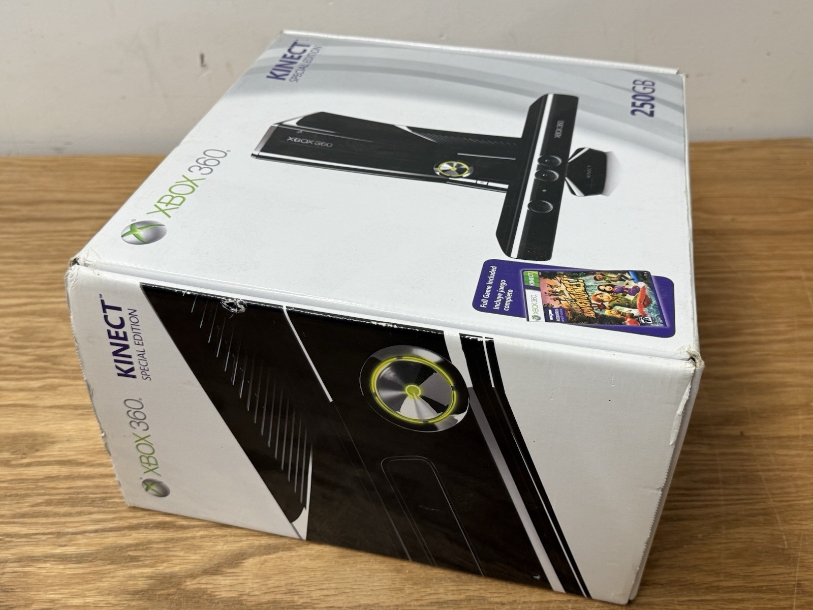 Microsoft Xbox 360 S 250GB Black Console Bundle w/ Controller, Box
