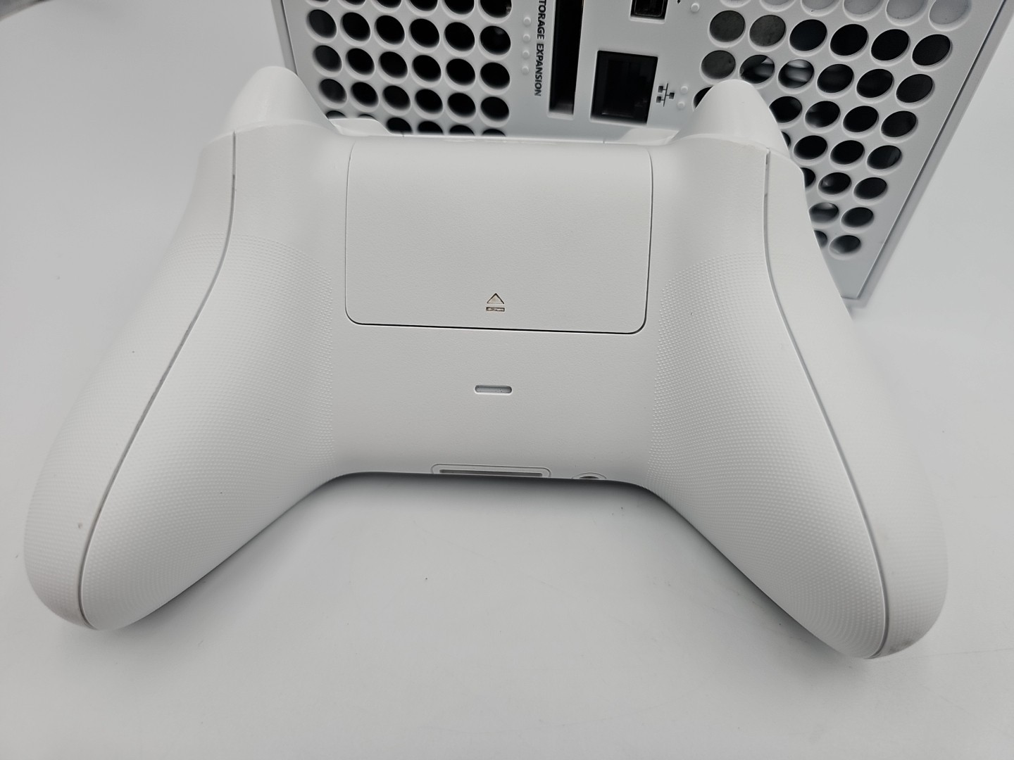 Microsoft Xbox Series X 1TB Digital Console 1882 – (2024) White Xbox Controller