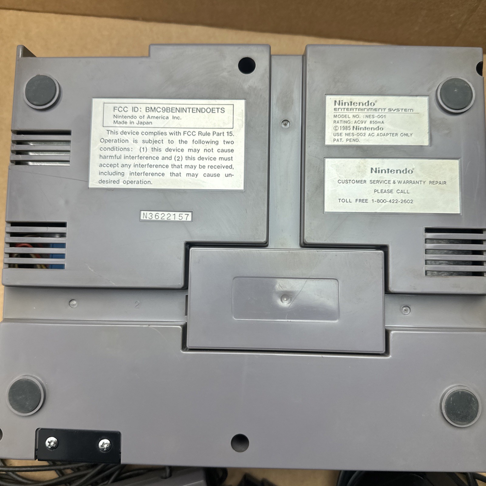 1985 Nintendo System Console Cords 2 Controllers Powers On Not Tested with Game