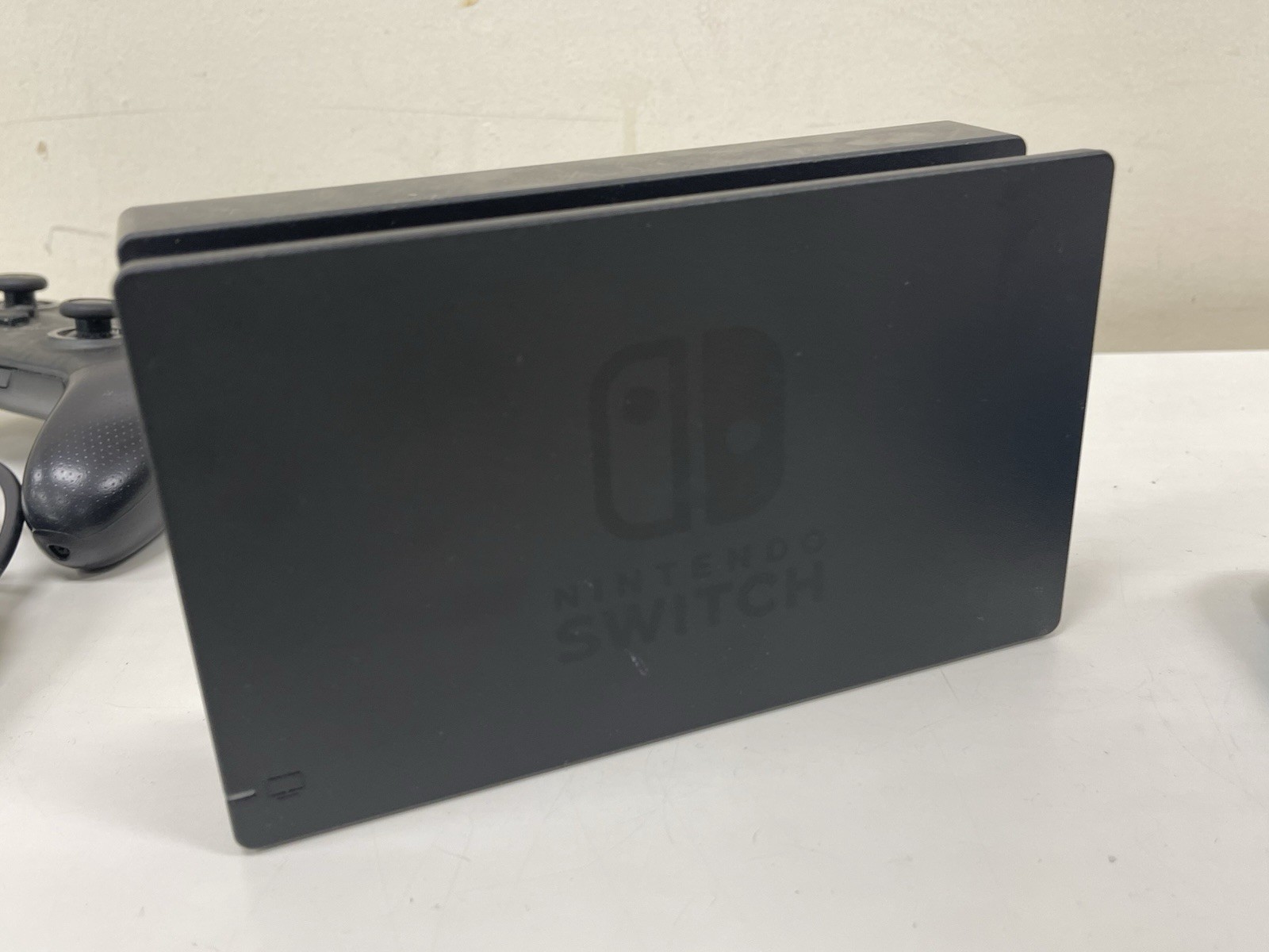 Nintendo Switch Handheld Console – Neon Blue Red JoyCons – Excellent Condition