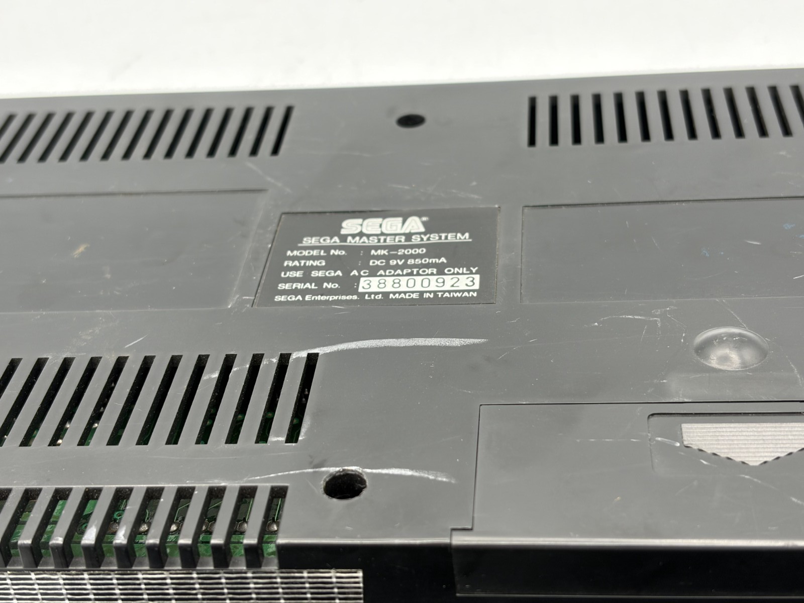 Sega Master System M4J MK-2000 computer game console only