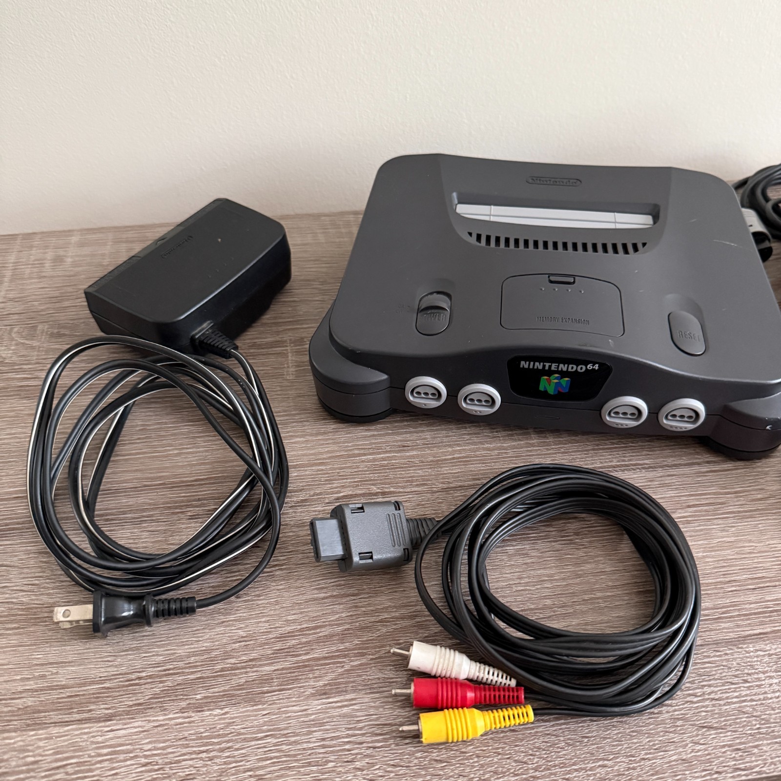 Nintendo 64 N64 Game Console w/ Controllers / Power / AV Cables – Power Tested