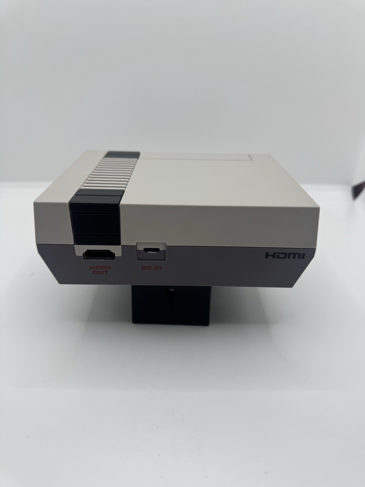 Nintendo NES Classic Edition Mini Console w/ Case, 2 Controllers Cords Authentic