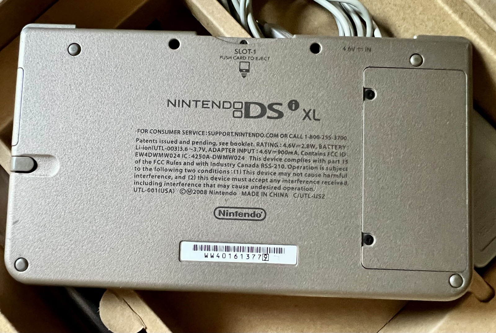 Nintendo DSi XL / Bronze / Complete in Box (2010, Nintendo) w/6 games