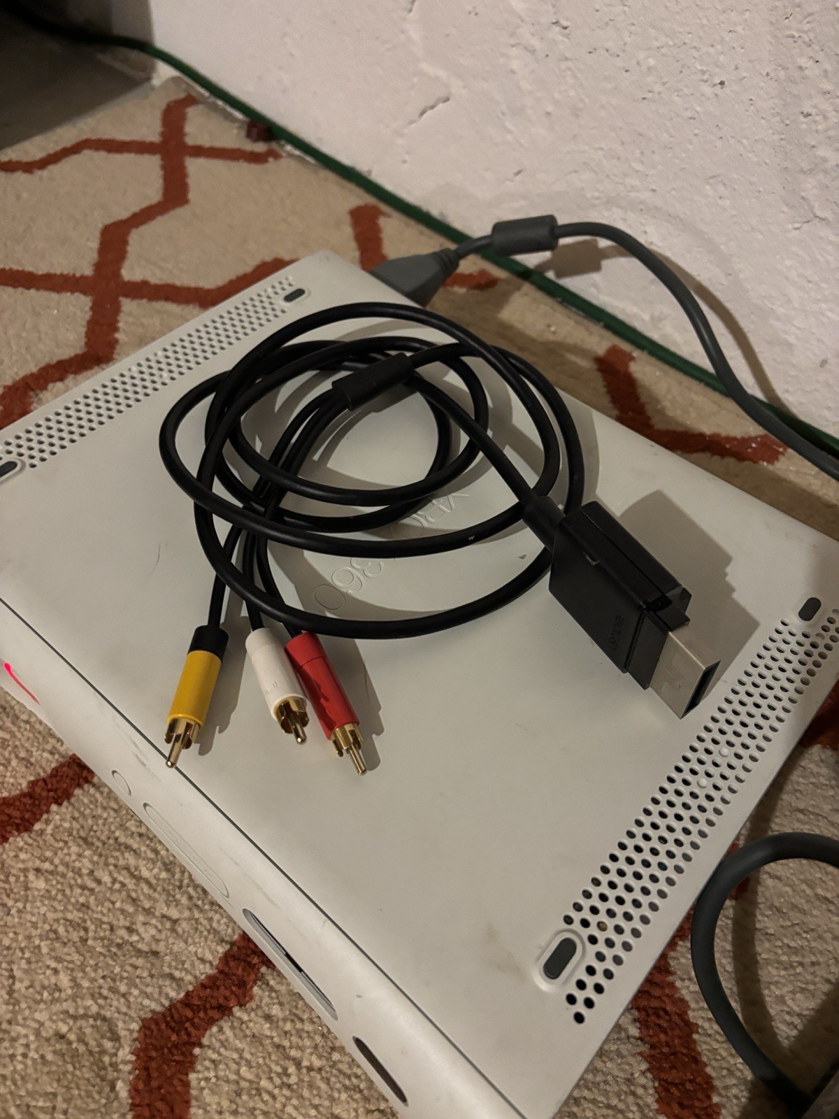 Microsoft Xbox 360 White Console RROD With Audio Video & AC Adapter Parts Only