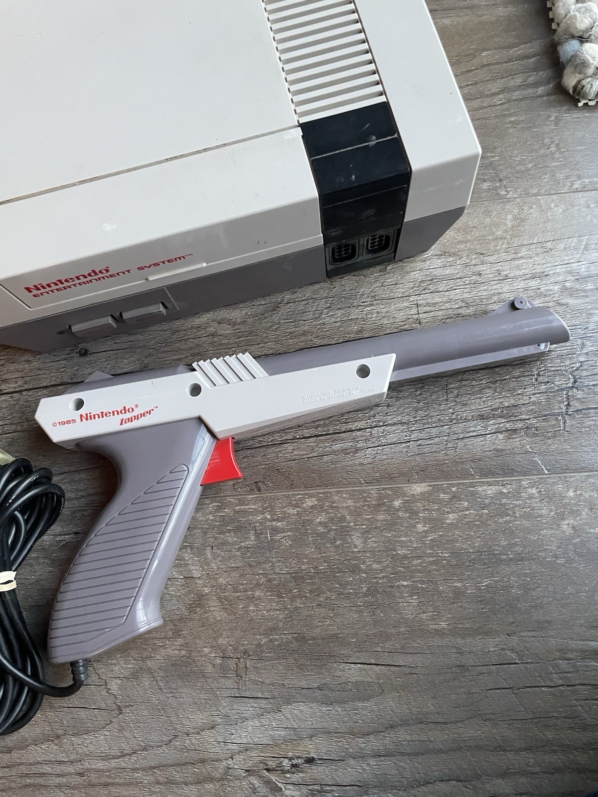 Nintendo NES Console NES-001 Original System For Parts Repair, OEM Cords Zapper