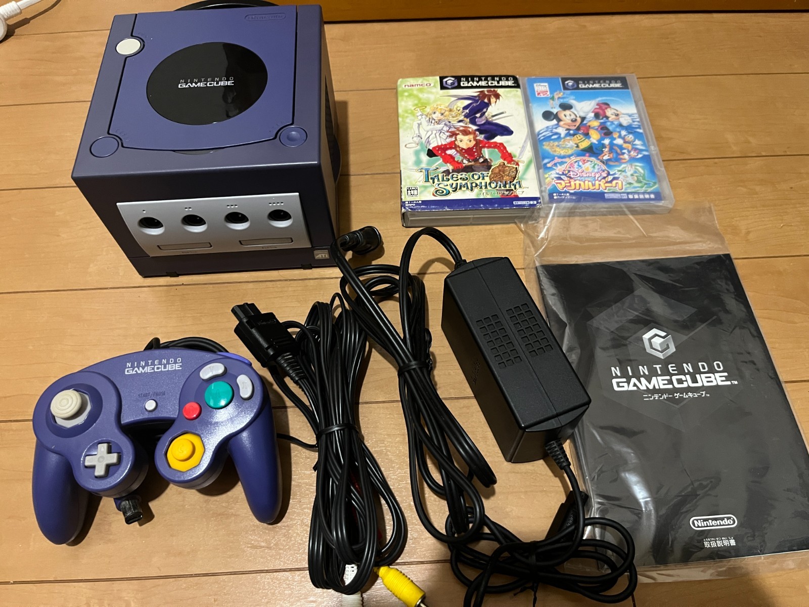Nintendo GameCube Console & Controller Violet Color with BOX and Manual 2 Games