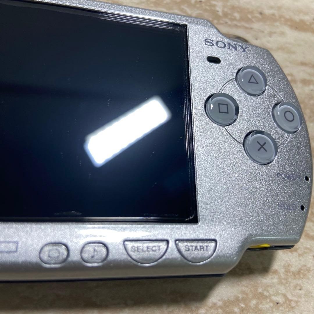 Sony PSP 2000 Ice Silver Boxed Near Mint Complete Tested Japan 6460