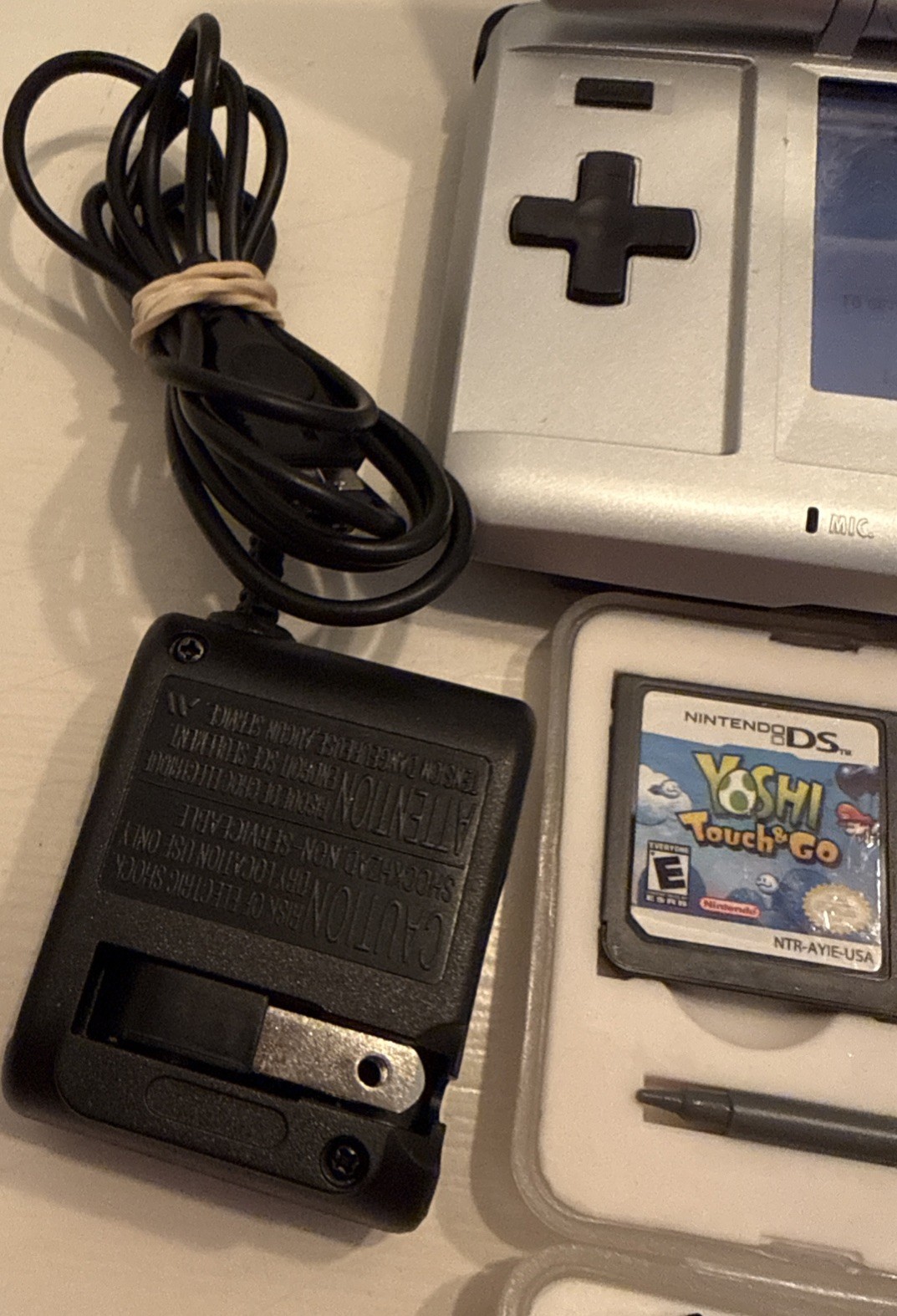 Nintendo DS Silver Bundle with Yoshi Touch And Go, Metroid Prime Hunter -Tested