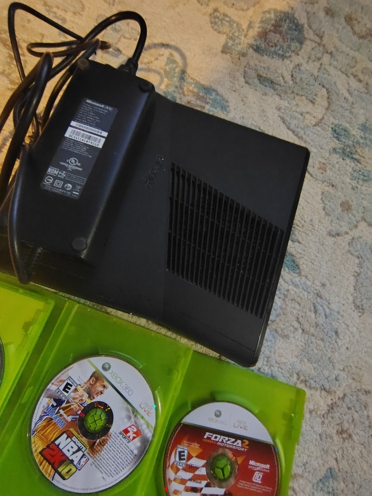 Xbox 360 Gaming Console No Controller Or HDMI Cord