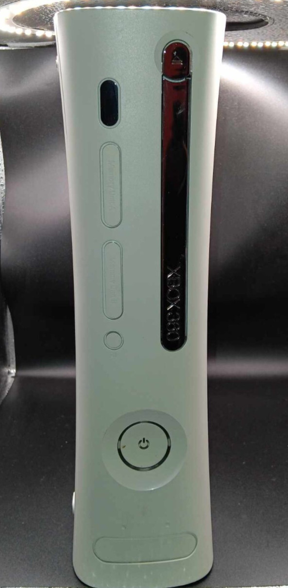 Microsoft Xbox 360 Pro 20GB Console – Matte White***PARTS OR REPAIR***