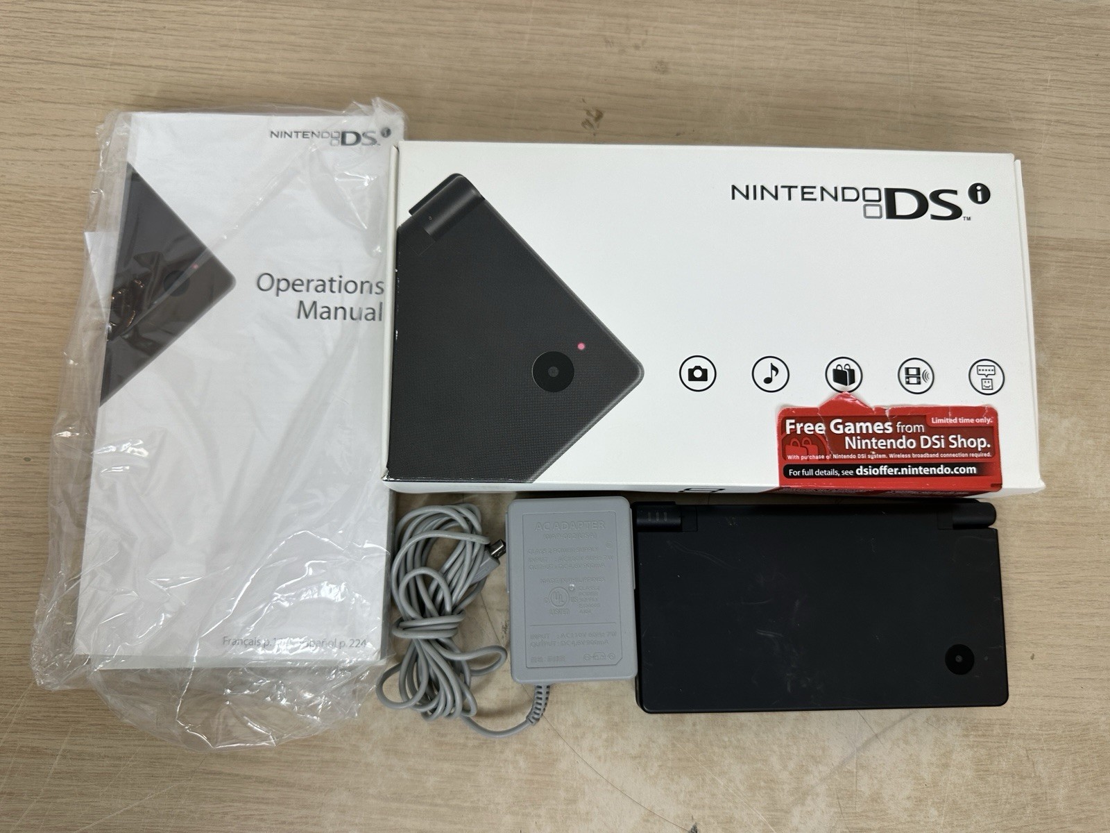 Nintendo DSi – Matte Black – Complete in Box CIB w/ Inserts/Charger/Stylus WORKS