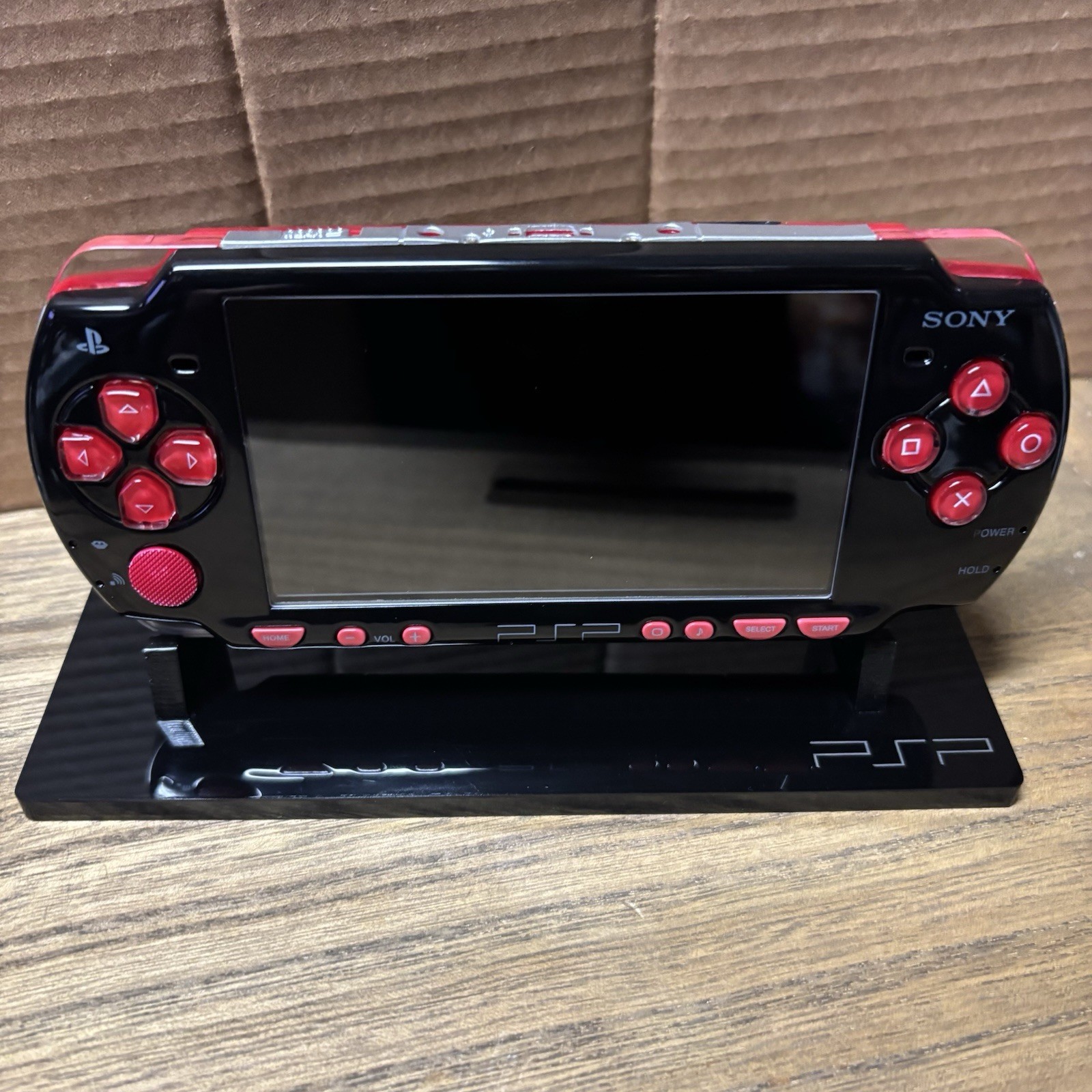 Custom Sony PSP 2000 (PlayStation Portable) – Black/ Red With Charger