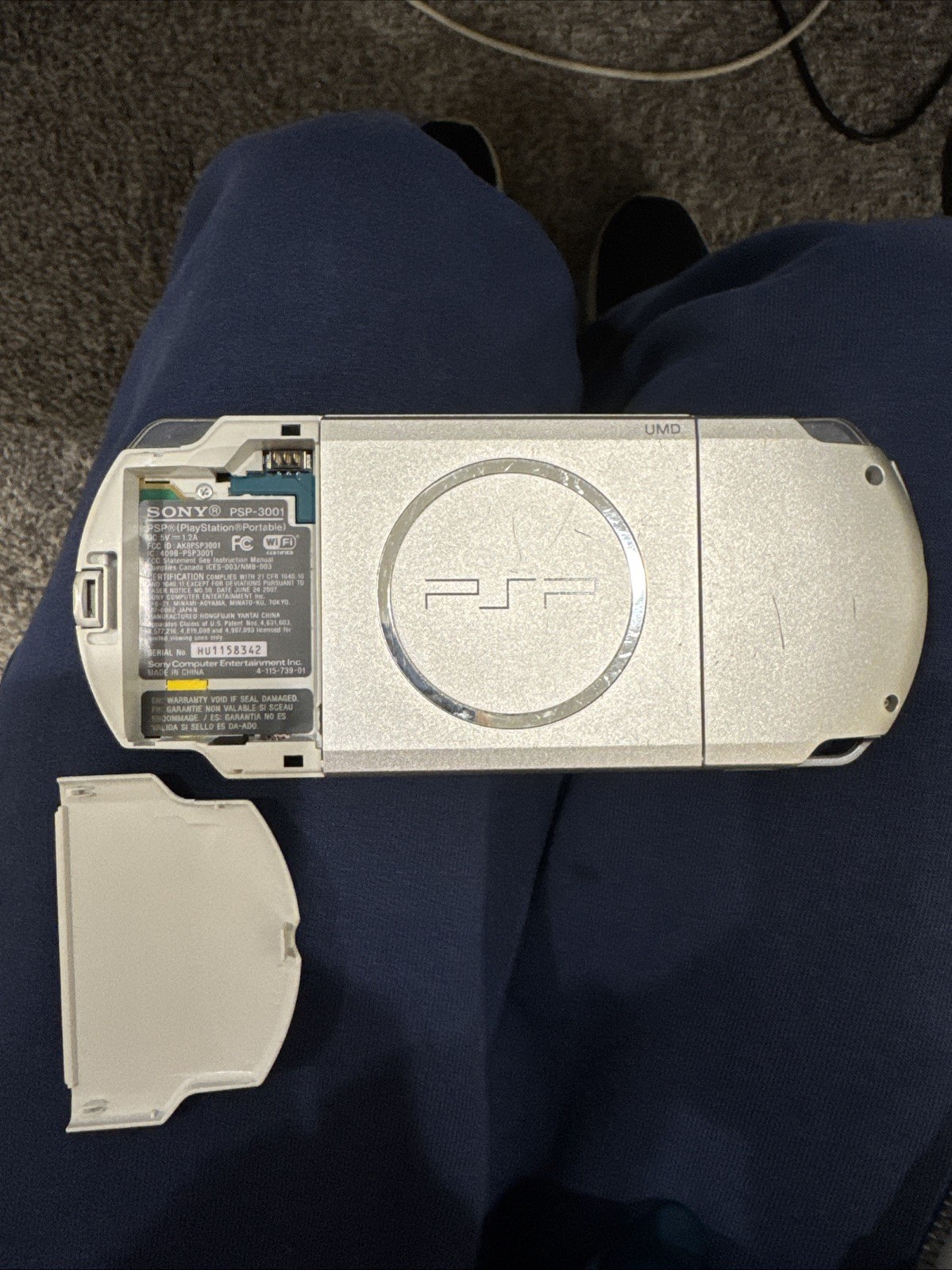 Used Silver Sony PSP-3001 **NO BATTERY** **READ DESCRIPTION**