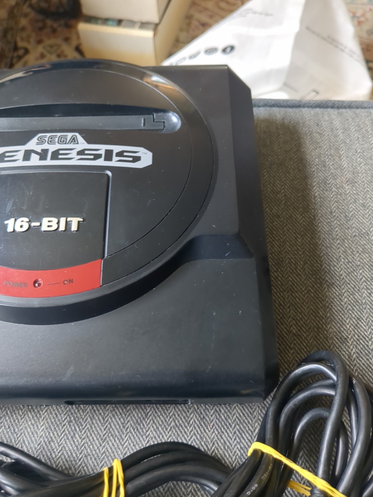 SEGA GENESIS Console MK-1601 AUTHENTIC Video Game System 1st Model 2 Controller
