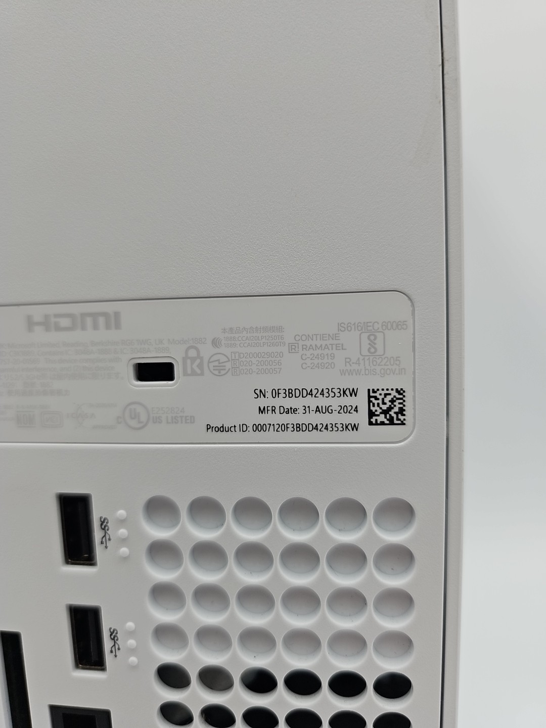 Microsoft Xbox Series X 1TB Digital Console 1882 – (2024) White Xbox Controller