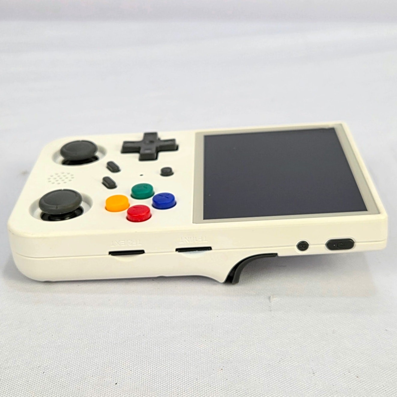 Anbernic RG 353V Android/Linux Retro Handheld Console Very Small Corner Crack