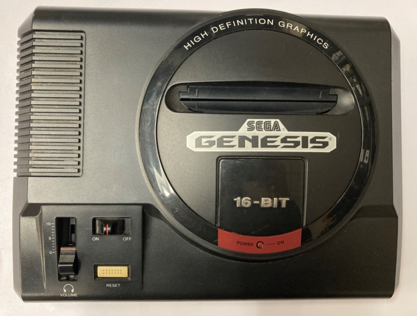 Original SEGA GENESIS 1601 Video Game Console w/ Controller *SHOWN WORKING