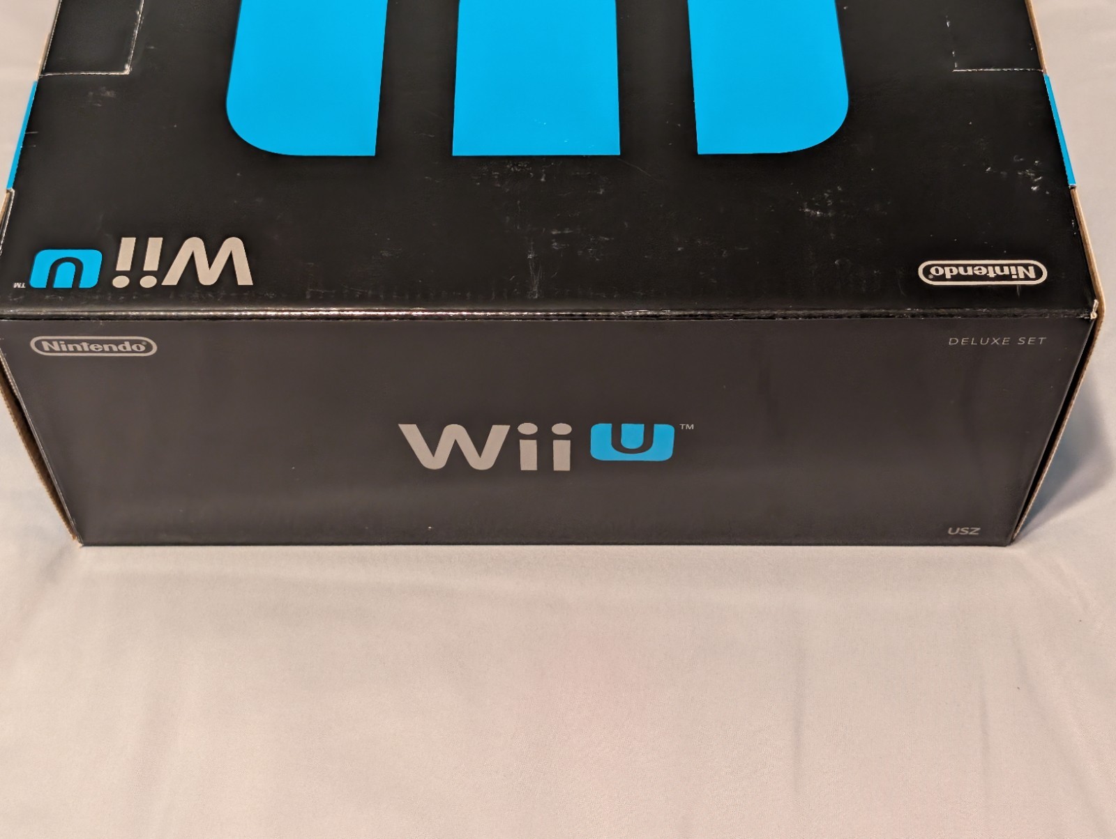Nintendo Wii U Console + New Super Mario Bros Wii U 32GB Deluxe Set Black HDMI