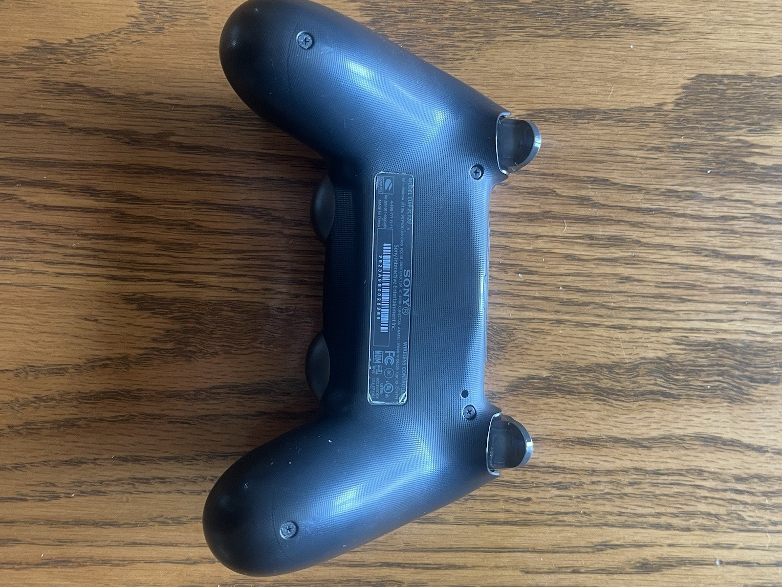 playstation 4 pro cuh-7215b 1TB Bundle Great Condition !