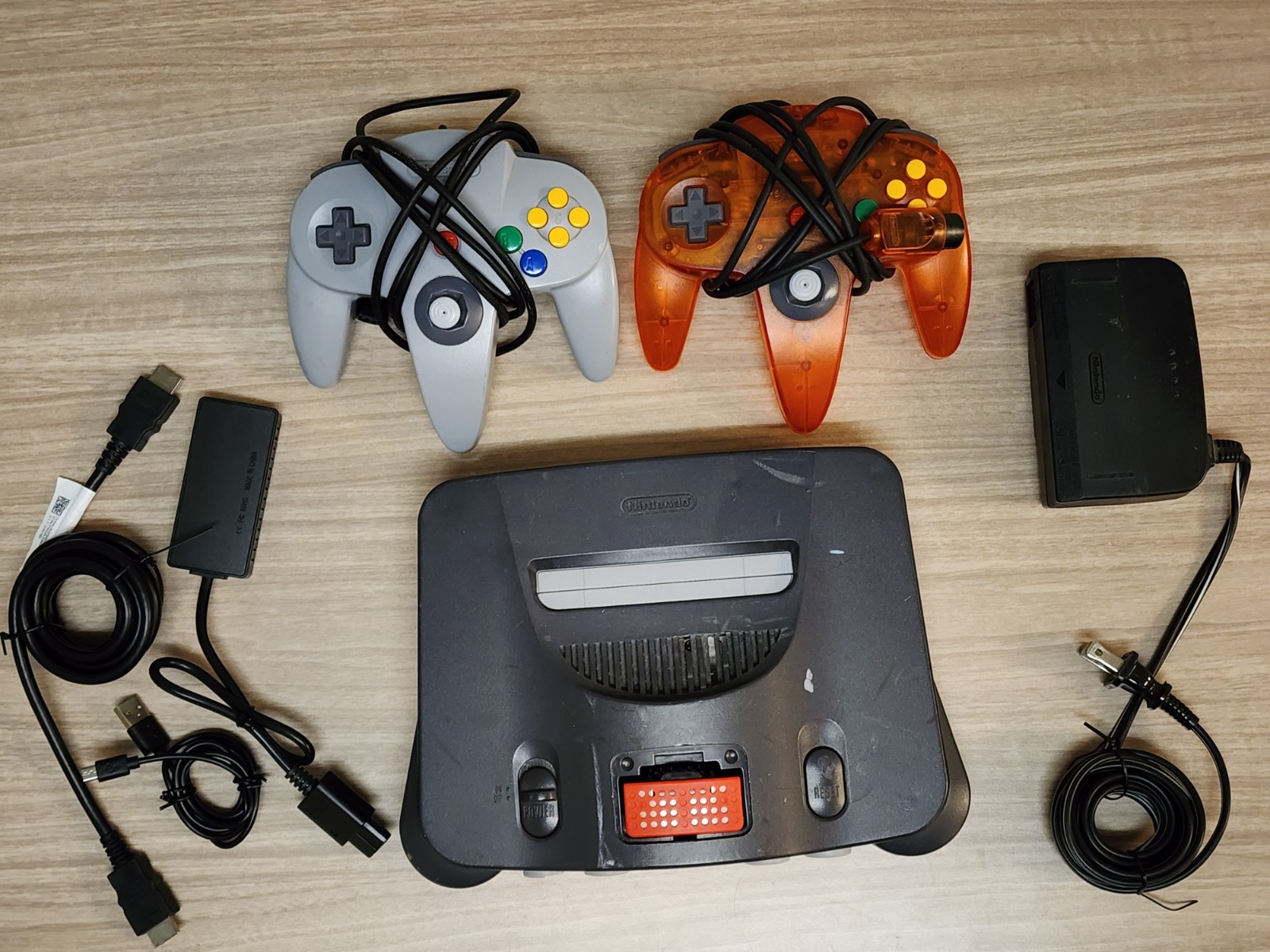 Nintendo 64 System 32MB Home Console – Charcoal Gray