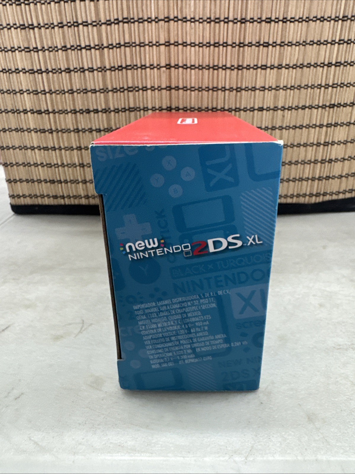 New Nintendo 2DS XL Handheld Console w/ Mario Kart 7 Black/Turquoise