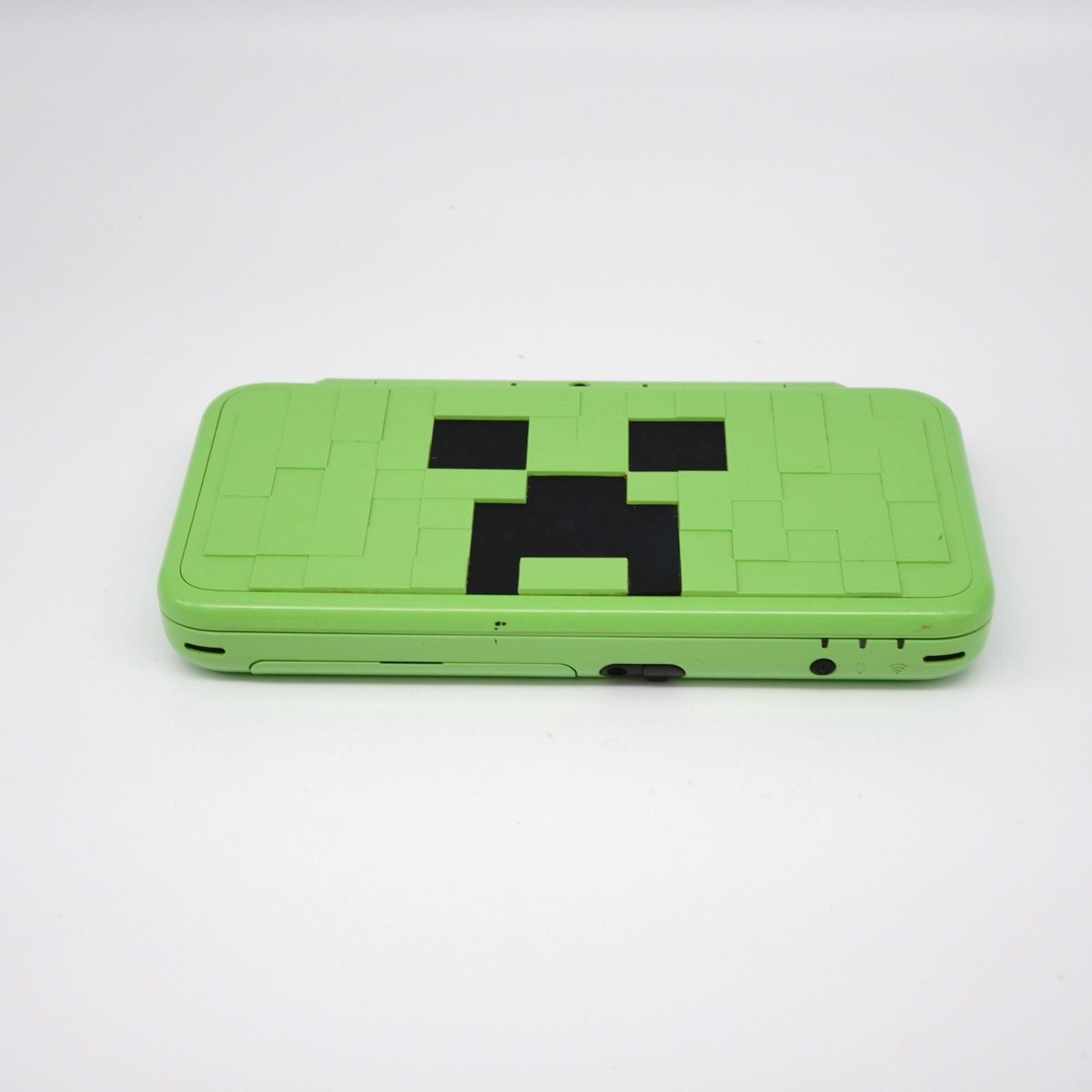 Nintendo «New» 2DS XL LL Console Minecraft Creeper Edition + extras (USA Seller)