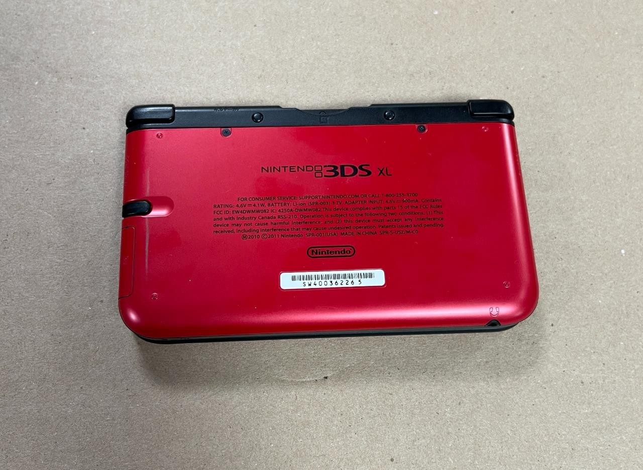 NINTENDO 3DS XL RED & BLACK HANDHELD CONSOLE- USED.