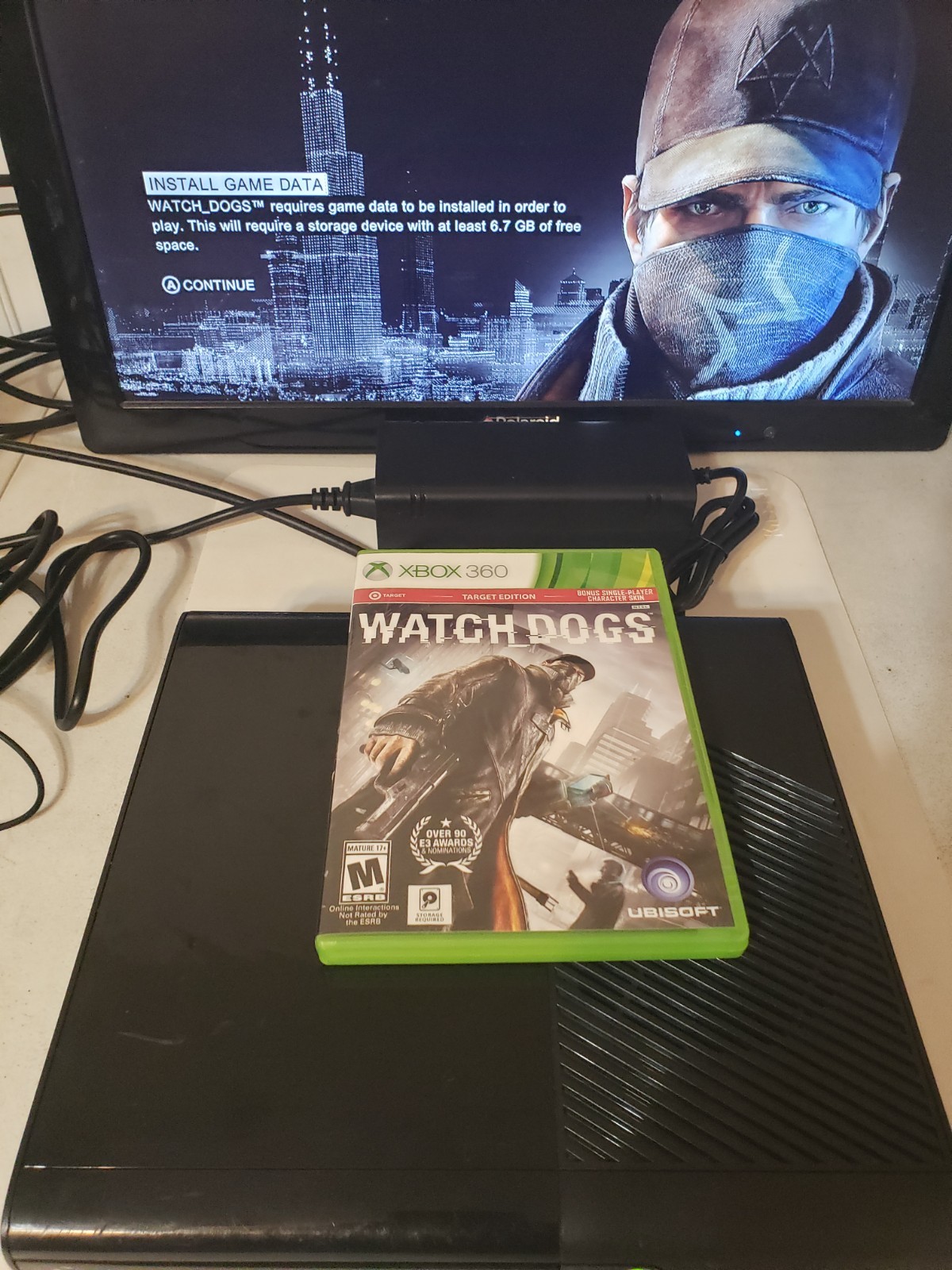 Xbox 360 E Console Model 1538 4GB – Bundle: Controller, Power Supply, Game