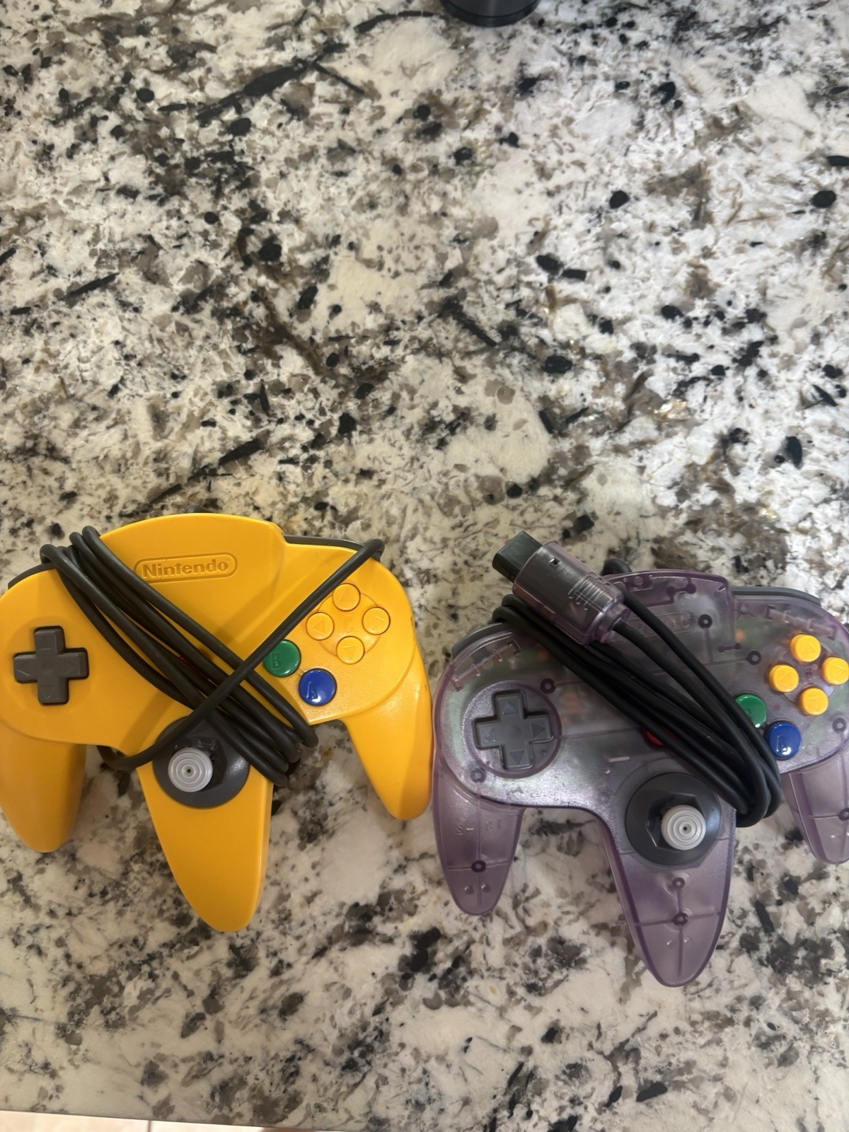 Nintendo 64 Console Bundle, 2 Controllers, Cables – TESTED